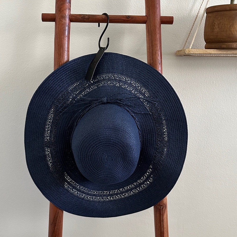 NWT wide brim straw hat